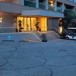 D - Готель 5*