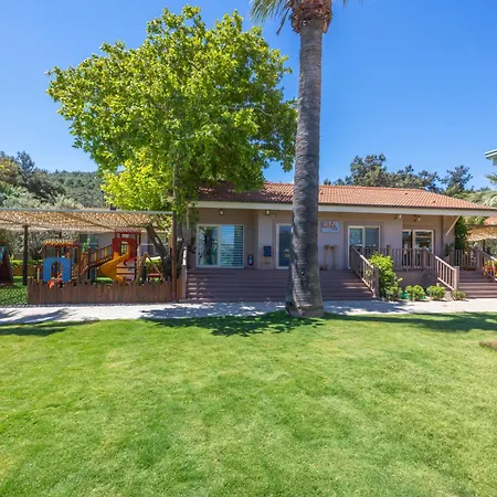 Готель D - Айвалик